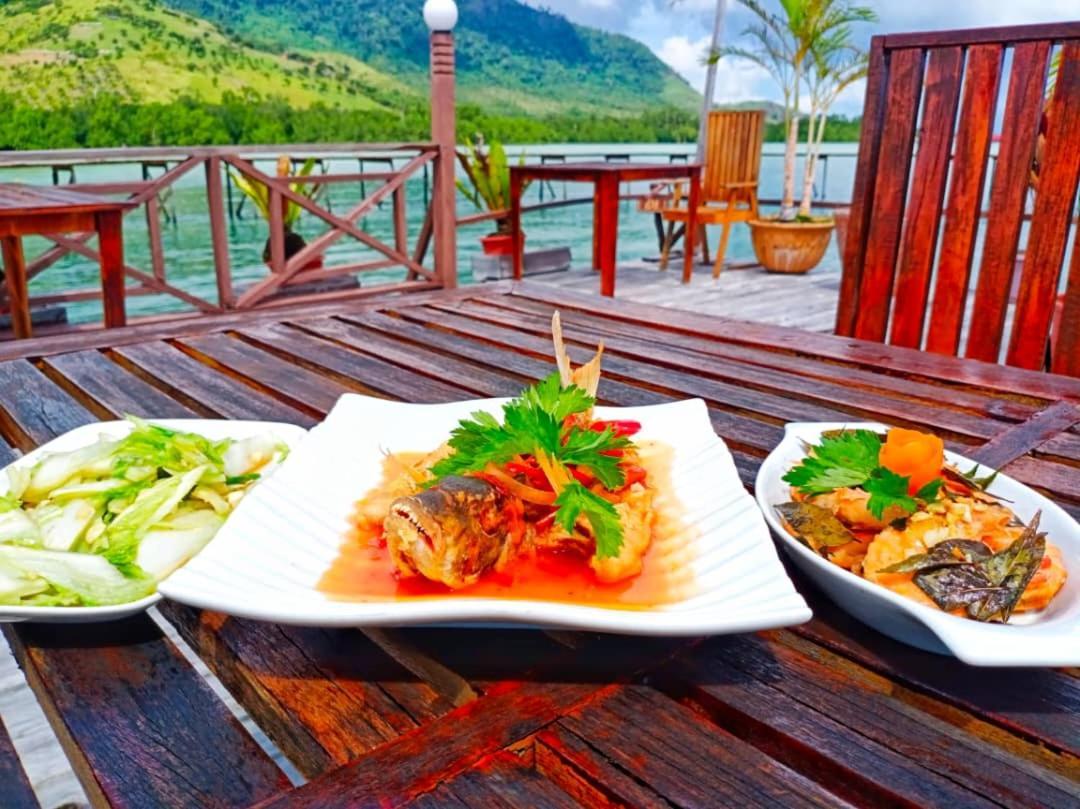 Parapat Water Village Resort Semporna Exterior foto